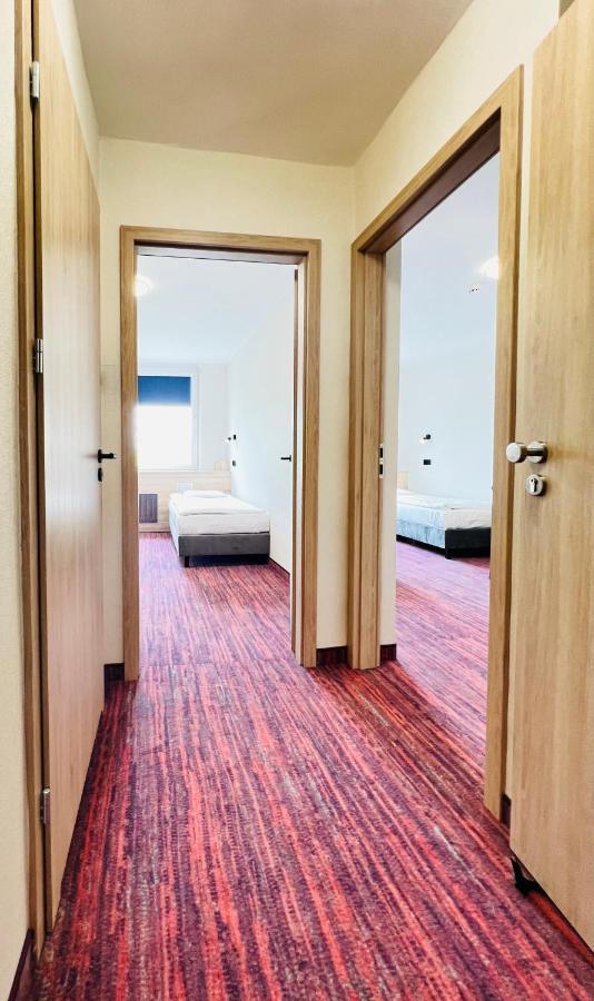 Hotel Rok クラクフ エクステリア 写真