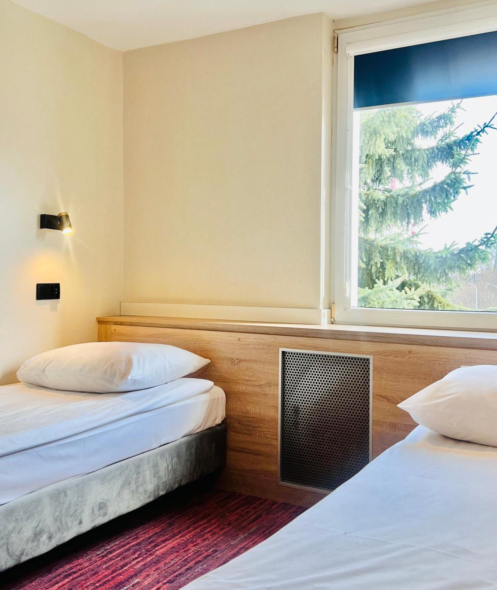 Hotel Rok クラクフ エクステリア 写真
